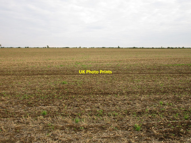 Photo 6"x4" Stubble field and distant hedgerow Keisby c2016
