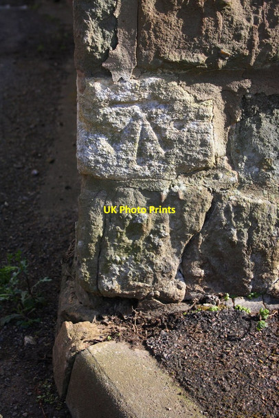 Photo 6"x4" Benchmark on #17 Bridge Street Oakham\/SK8509 c2016