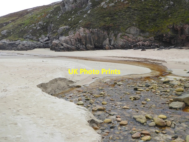 Photo 6"x4" Stream across the beach at Tr\u00c3\u00a0igh Allt Ch\u00c3\u00a0ilgeag Leirinmore c2016