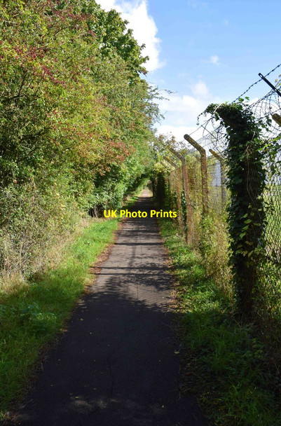 Photo 6"x4" Public footpath to Carterton, Oxon Carterton\/SP2806 c2016