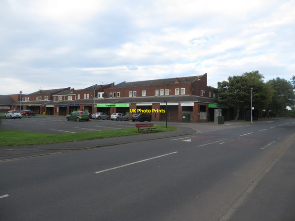 Photo 6"x4" Shopping precinct, Hadston Hadston c2016