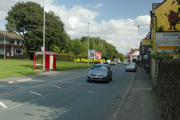 Photo 6"x4" Bus Stop, Tong Road Armley c2016