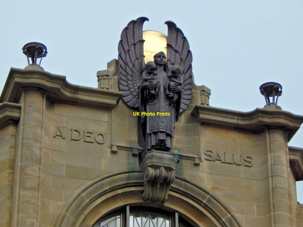 Photo 6"x4" The Russell Institute: angel statue Paisley c2016