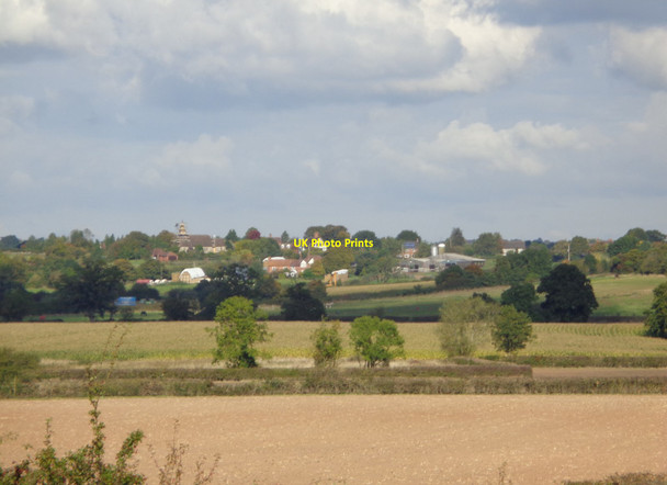 Photo 6"x4" Distant view of Ravenshill Farm and Tibberton Moor End\/SO9056 c2016