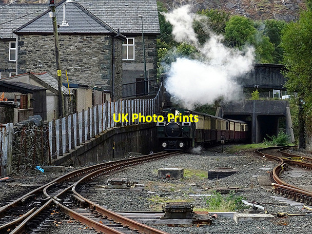Photo 6"x4" Approaching Blaenau Ffestiniog station Blaenau Ffestiniog c2016