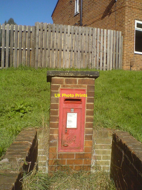 Photo 6"x4" George VI postbox in Gamble Lane, Farnley Pudsey\/SE2233 c2016