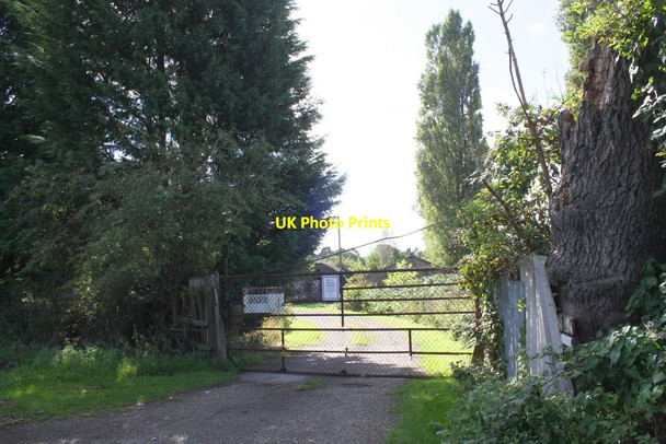 Photo 6"x4" Entrance to smallholding off Barnby Road Newark-on-Trent c2016