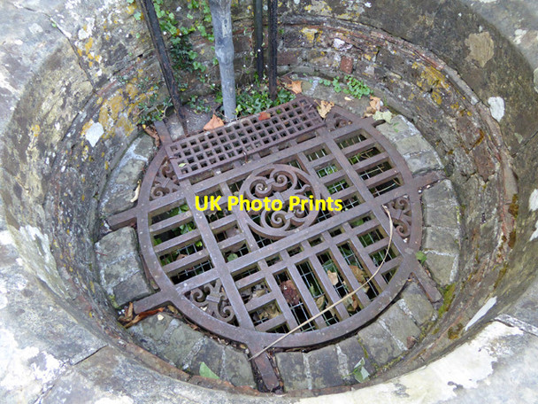 Photo 6"x4" Wellhead, Southover Grange Gardens, Lewes Lewes c2016