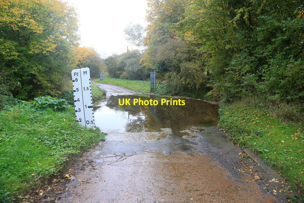Photo 6"x4" Ford on country lane Broughton Green c2016