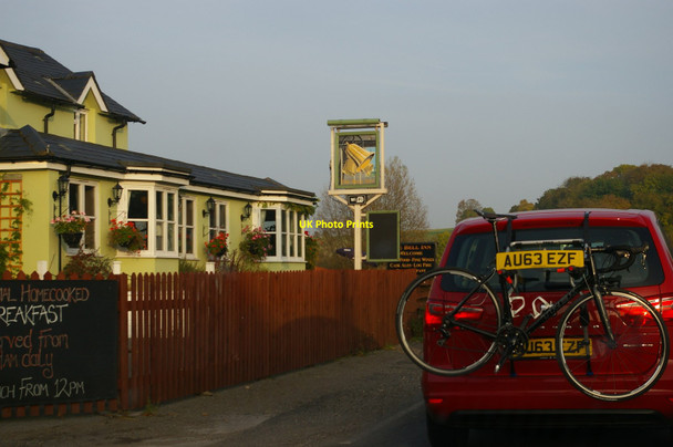Photo 6"x4" The Bell Inn and immobile traffic, Winterbourne Stoke Winterbourne Stoke c2016