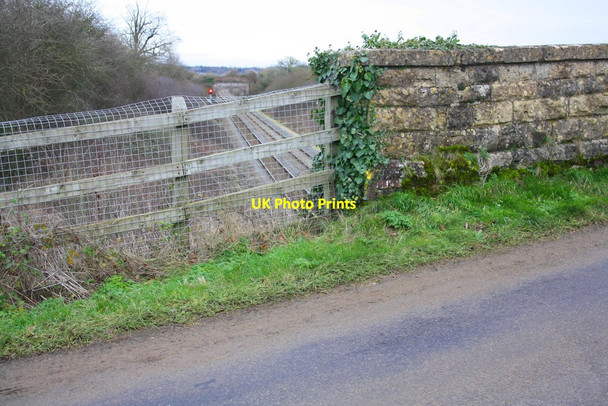 Photo 6"x4" No train due: view from Catsham Lane bridge Charlbury c2014