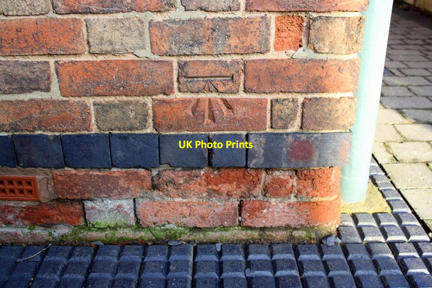 Photo 6"x4" Benchmark on #25 Gladstone Avenue Loughborough c2015