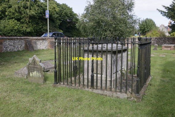 Photo 6"x4" Fenced Tomb Nettlebed c2016