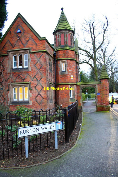 Photo 6"x4" Lodge at Burton Walks entrance to Loughborough School Loughborough c2015