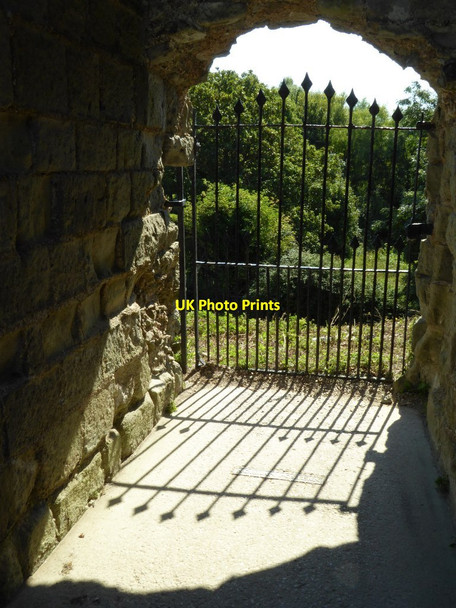 Photo 6"x4" Arch in Pevensey Castle Pevensey c2016