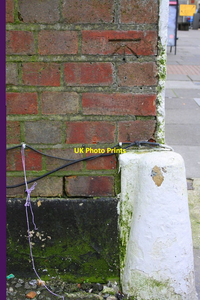 Photo 6"x4" Benchmark on #35 Peach Street Wokingham c2015