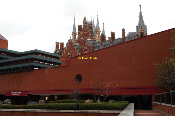Photo 6"x4" St Pancras Station and the British Library London c2016