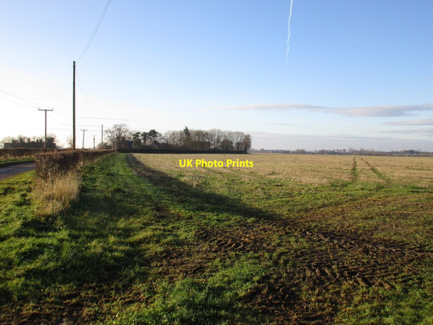 Photo 6"x4" Stubble field and Westlaby Manor Fulnetby c2016