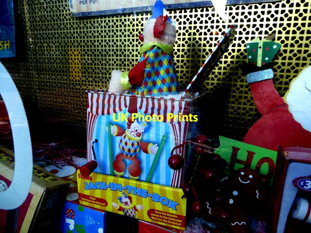 Photo 6"x4" Sallys front window display (42) Omagh c2016