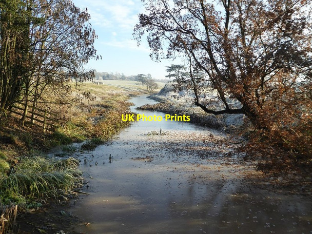 Photo 6"x4" Croome River on a frosty morning Dunstall Common c2016
