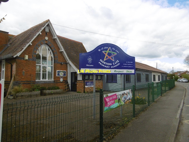 Photo 6"x4" Norton C of E Primary School Norton\/SO8524 c2016