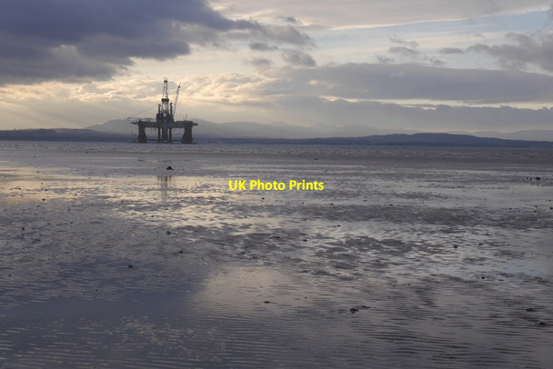 Photo 6"x4" Burntisland sands and Paragon MSS1 Burntisland c2016
