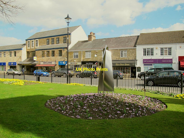 Photo 6"x4" Steel artwork, North Street, Wetherby  Wetherby c2016