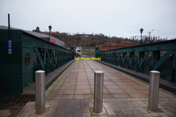 Photo 6"x4" Hadfield Bridge, Meadowhall Hill Top\/SK3992 c2016