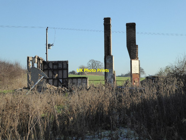 Photo 6"x4" The remains of a burned bungalow, Bredon Bredon c2016