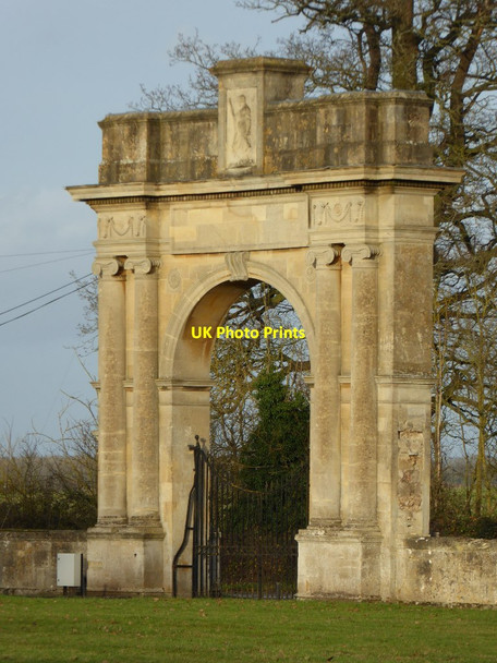 Photo 6"x4" The Pershore Gate, Croome Park Dunstall Common c2016