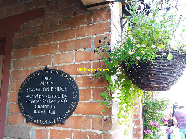 Photo 6"x4" Staverton station: Peter Parker plaque Shinner's Bridge c2016