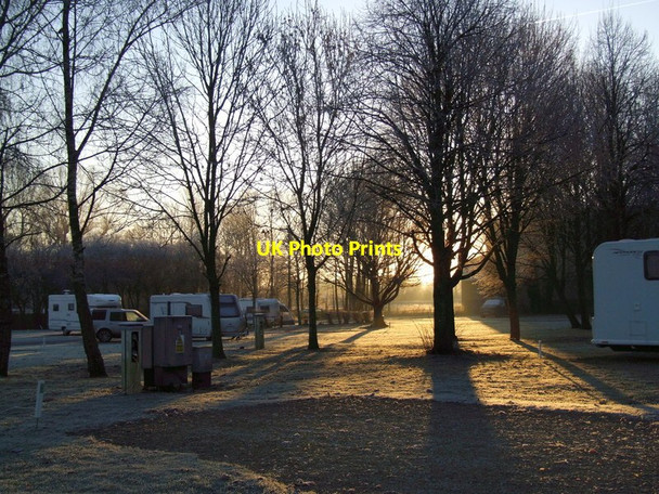 Photo 6"x4" Sunrise at Cirencester Park Caravan Club site Cirencester c2016