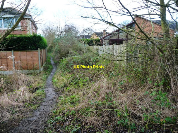 Photo 6"x4" Public footpath heading into Great Houghton Thurnscoe c2017