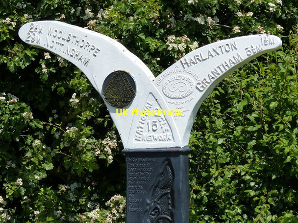 Photo 6"x4" National Cycle Network Milepost Denton\/SK8632 c2014