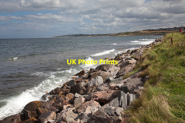 Photo 6"x4" Northern shoreline in Burghead Burghead c2016
