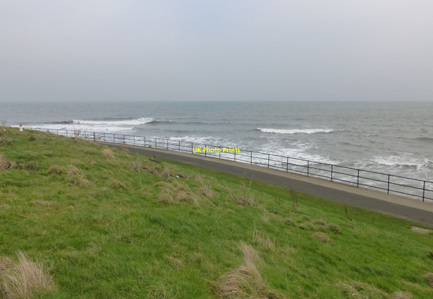 Photo 6"x4" Promenade leading to Curry's Point Whitley Bay c2017