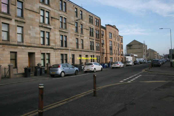 Photo 6"x4" Tenement flats, Seedhill Road Paisley c2017