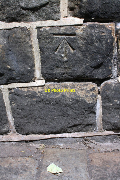 Photo 6"x4" Benchmark on Holbeck Cemetery wall, Beeston Road Beeston Hill c2016