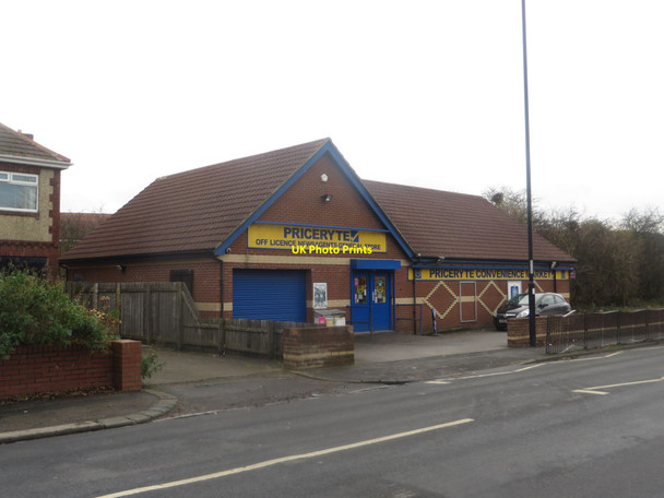 Photo 6"x4" Convenience Store, Northumberland Park Backworth c2016