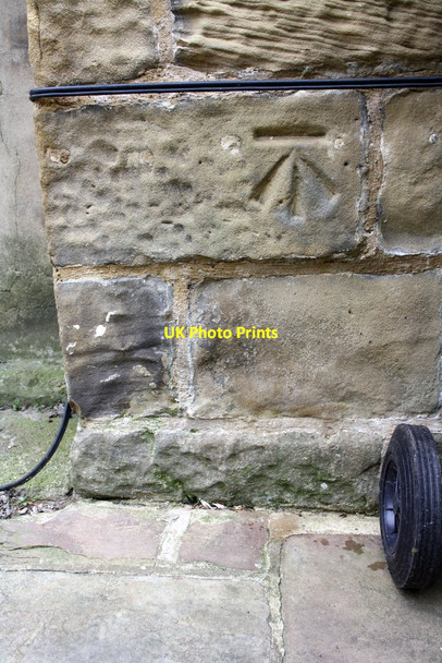 Photo 6"x4" Benchmark on #1 Newton Villas, School Lane Leeds\/SE3034 c2016