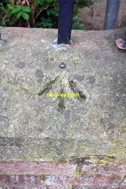 Photo 6"x4" Benchmark on Harrogate Road wall outside Chapel Allerton School Leeds\/SE3034 c2016