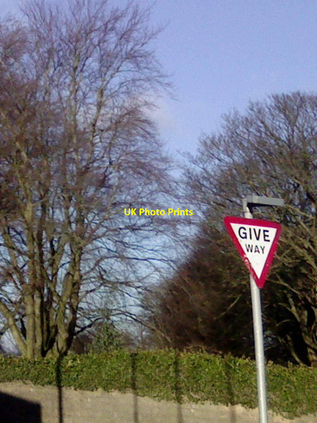 Photo 6"x4" UK Give Way Sign Sutton In Ashfield c2017