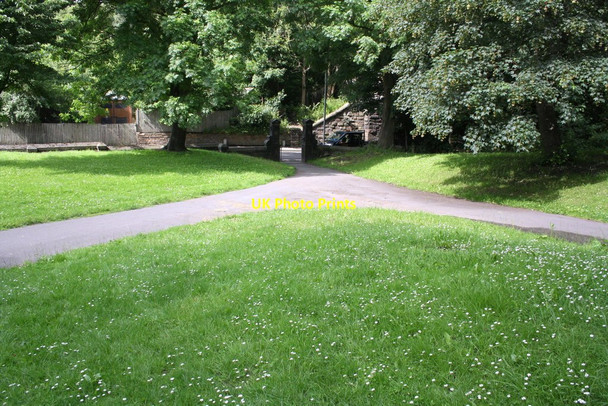 Photo 6"x4" Exit from Wortley Recreation Ground to Oldfield Lane Green Side\/SE2732 c2016