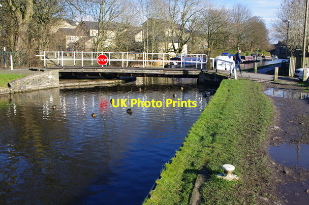 Photo 6"x4" Bridge 176, Leeds and Liverpool Canal Skipton c2017