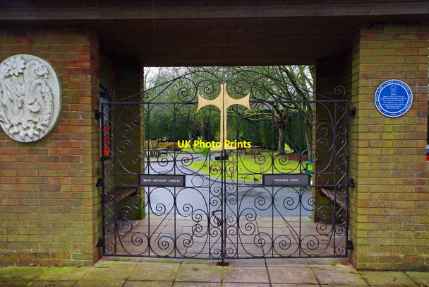 Photo 6"x4" Brian Anthony Langley Memorial Gates, Wythall Cemetery, Middle Lane, Wythall, Worcs Silver Street\/SP0775 c2017