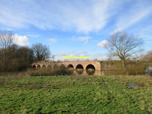 Photo 6"x4" Remains of the railway viaduct at Gunby Gunby\/SE7035 c2017