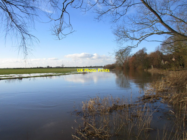 Photo 6"x4" The River Derwent in flood at Bubwith Bubwith c2017