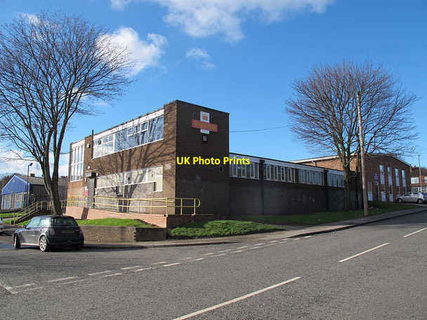 Photo 6"x4" Royal Mail delivery office, Bramley Pudsey\/SE2233 c2017