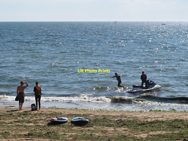 Photo 6"x4" Leaping ashore Exmouth c2016
