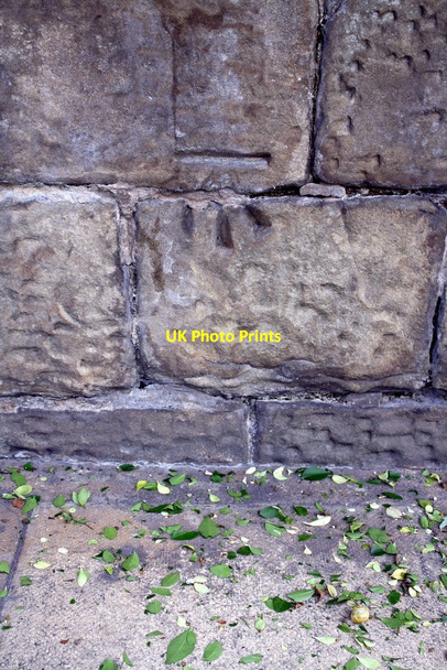 Photo 6"x4" Benchmark on Chapeltown Road wall Leeds\/SE3034 c2016